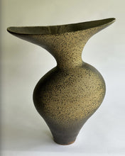 Load image into Gallery viewer, 4 WEEK HAND BUILDING INTERMEDIATE COURSE JUNE&#39;26
