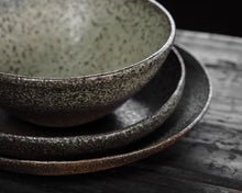 Load image into Gallery viewer, &#39;LAVA STONE&#39; L DINNER PLATE
